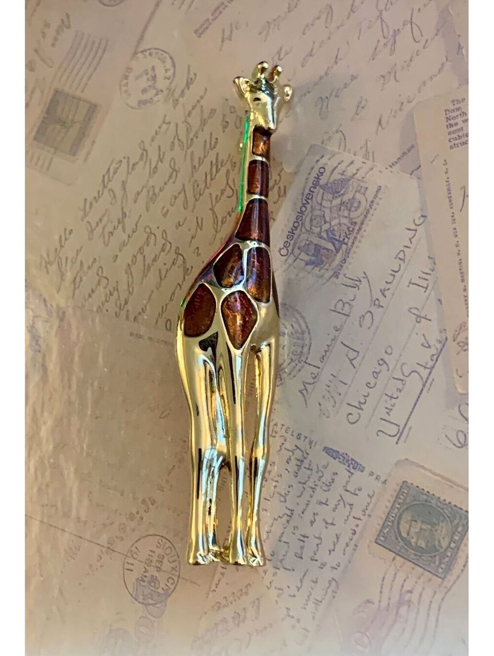 Vintage Charming Gold-Tone Giraffe Brooch Pin with Enamel Spots